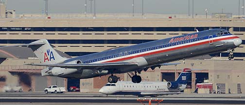 American McDonnell-Douglas MD-82 N426AA, Phoenix Sky Harbor, December 23, 2013